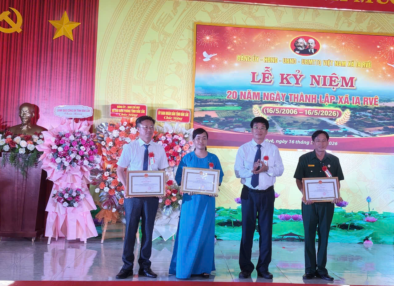 BẰNG KHEN CÁ NHÂN
